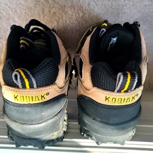 Kodiak Safety Shoes Size 5 W